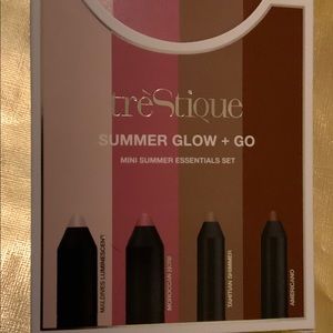 Tre Stique Summer glow set w/ free gift!